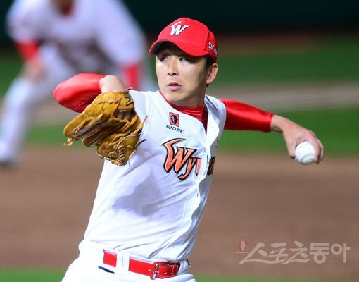 SK 김용희 감독의 머릿속에는 정우람의 기용법이 확고하다. 당장의 1승보다는 앞을 내다보고 관리해주는 것이 훗날을 도모하는 데 도움이 될 것이라는 판단에서다. 스포츠동아DB