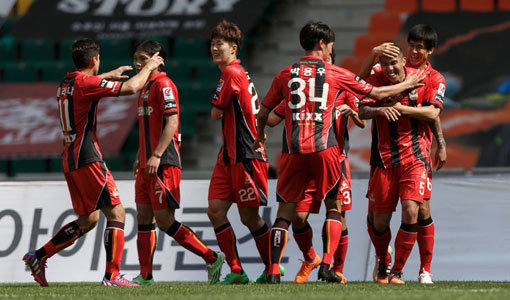 FC서울은 2015시즌 개막 후 18경기 만에 처음으로 연승을 기록하며 침체된 분위기를 바꿀 수 있는 계기를 마련했다. 사진제공｜한국프로축구연맹