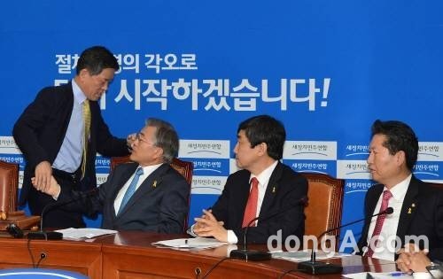 문재인 정청래에 직무정지 추진 문재인 정청래에 직무정지 추진/동아일보DB