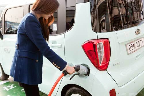 전기차 충전소 1만개 설치. 사진=동아DB