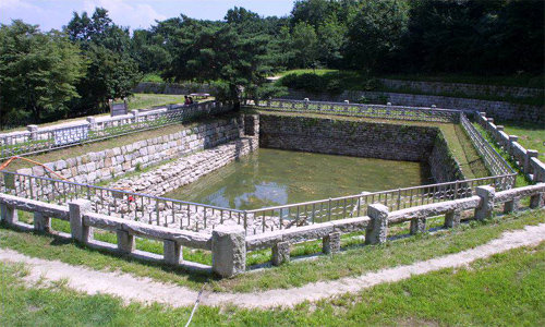 서울 금천구의 신라 유적지인 호암산성(사적 343호)안에 있는 ‘한우물’. 금천구 제공