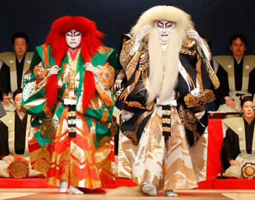 페이는 최근 일본 론칭을 기념해 도쿄에서 올가을겨울 남녀 컬렉션과 가부키쇼를 함께 선보였다. 페이 제공