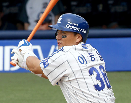 삼성 이승엽은 ‘한국야구의 살아있는 역사’다. 한·일 통산 500홈런을 넘겼고, 이제는 KBO리그 통산 400홈런에 2개만을 남겨두고 있다. 지금까지 없었고, 앞으로도 쉽게 나오기 힘든 대기록을 향한 그의 도전은 오늘도 계속된다. 사진제공｜스포츠코리아