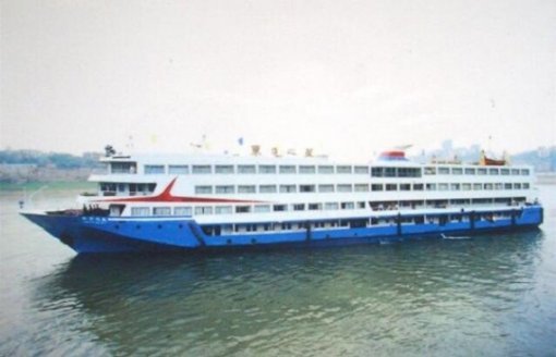 양쯔강 여객선 침몰, 침몰한 둥팡즈싱호.