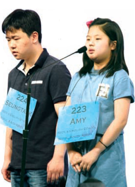윤선생의 후원을 받아 한국대표로 이번 대회에 참가한 오승택 군(서울 둔촌중 3·왼쪽)과 정수인 양(부산 외국인초 6).