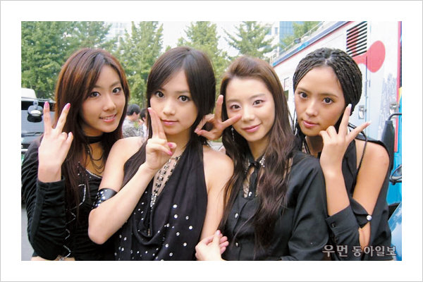 10년 전 슈가 멤버들의 모습. 왼쪽부터 육혜승, 이유미, 박수진. 황정음.