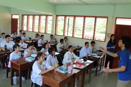 말레이시아 사바 주 농촌에서 벌이는 해외봉사활동에는 컴퓨터교육도 포함된다. 삼육대 컴퓨터학부 제공.