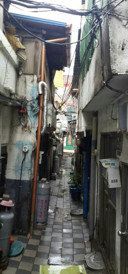 괭이부리마을 쪽방촌 모습.
