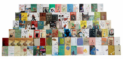 신간 ‘세븐틴 세븐틴’으로 100권째를 채운 ‘1318문고’. 사계절출판사 제공