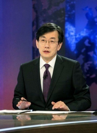 경찰이 손석희 JTBC 사장을 기소의견으로 검찰에 송치했다.