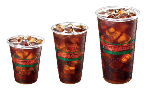 여름 성수기를 맞은 식음료 업계가 마케팅을 강화하고 있다. 크리스피 크림 도넛이 한정판으로 선보인 ‘아이스 전용 대용량 컵’. 사진제공｜크리스피 크림 도넛