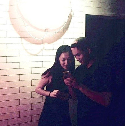 가수 겸 연기자 설리-다이나믹 듀오의 최자(오른쪽). 사진출처｜온라인 커뮤니티