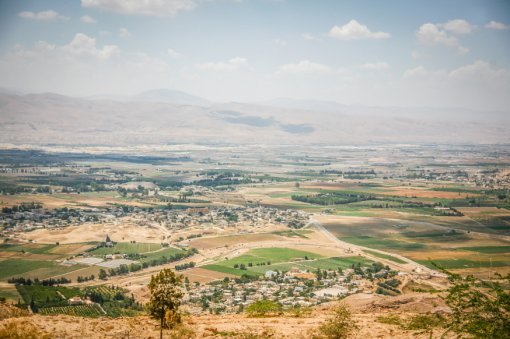 요르단에서 이스라엘로 넘어가는 국경지대 풍경