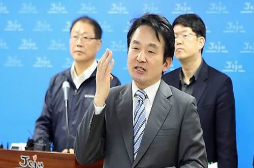 지난 4월 6일 ‘농지 기능 관리 강화 방안’을 설명하는 원희룡 제주도지사