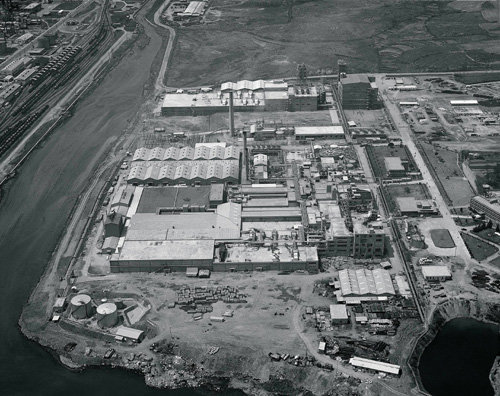 1968년 효성의 울산공장이 완공된 직후 하늘에서 내려다 본 공장 전체 모습. 효성그룹 제공