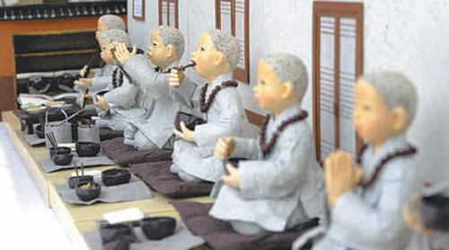 스님들의 발우공양을 표현한 이미지. 불교신문 제공