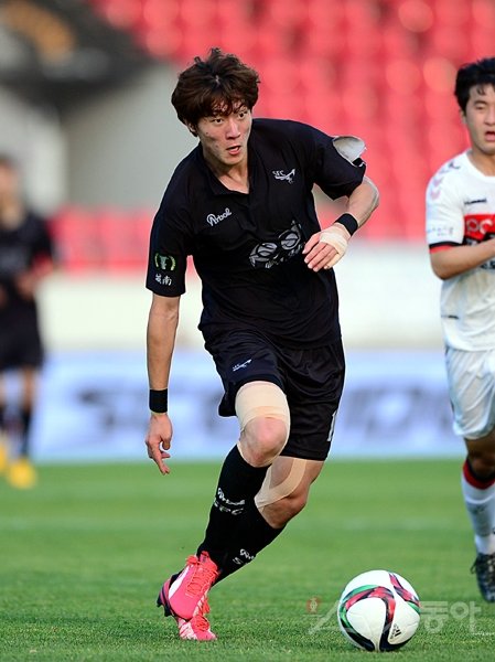 올 시즌 K리그 클래식에서의 꾸준한 활약을 발판으로 생애 첫 태극마크의 영광을 누린 황의조가 ‘긴장 반, 설렘 반’의 마음으로 대표팀 소집을 기다리고 있다. 스포츠동아DB