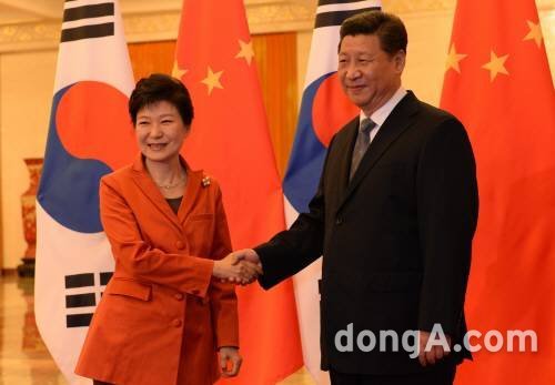 박근혜 대통령(좌), 시진핑 중국 국가주석(우)/동아DB