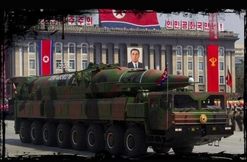 2012년 4월 북한이 김일성 생일 100주년을 기념하는군사 퍼레이드에서 처음으로 공개한 KN-08 신형 탄도미사일