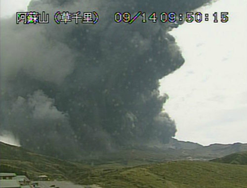 아소산 화산폭발.사진=일본 기상청 영상 캡처