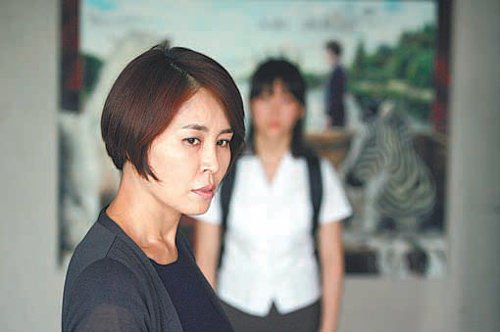 극 중 딸을 죽음으로 내모는 엄마 은아 역의 최정원. 민병훈 필름 제공