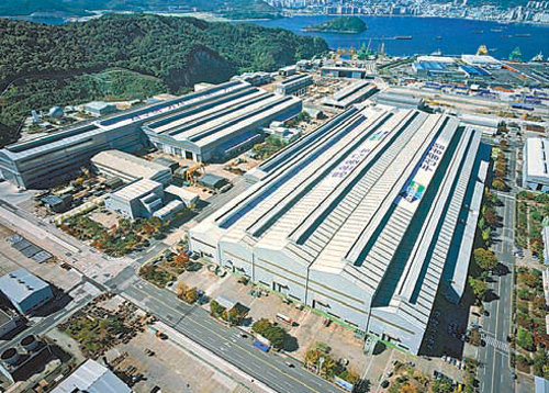 경남 창원시 두산중공업 본사 공장 전경. 전체 용지는 여의도의 약 1.5배인 442만9000㎡(약 130만 평) 규모다. 두산중공업 제공
