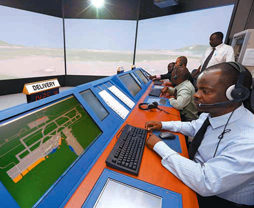 22일 아프리카에서 온 관제사들이 항공기술훈련원에서 관제교육을 받고 있다. 한국공항공사 제공