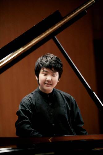 조성진 한국인 최초 ‘쇼팽 국제 피아노 콩쿠르’ 우승. 사진=동아일보 DB