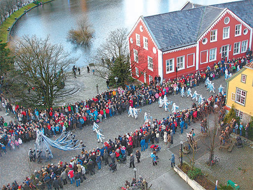 유럽문화수도로 선정됐던 노르웨이 스타방에르에서 시민들이 퍼레이드를 열고 있다.코리아문화수도조직위원회 제공