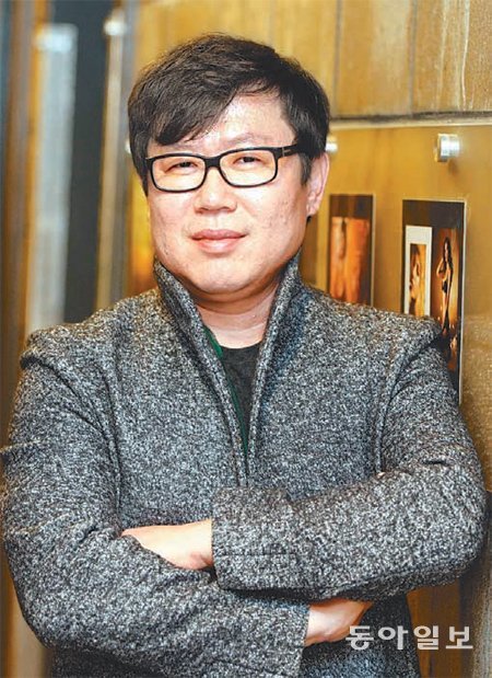 6일 서울 강남구 언주로 아톰포토스튜디오에서 만난 황만석 작가. 김경제 기자 kjk5873@donga.com
