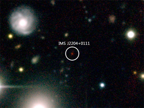 국내 연구진이 직경 8m급 우주망원경을 이용해 촬영한 ‘퀘이사’. 블랙홀 주변에 강한 빛이 보인다. 한국천문연구원 제공