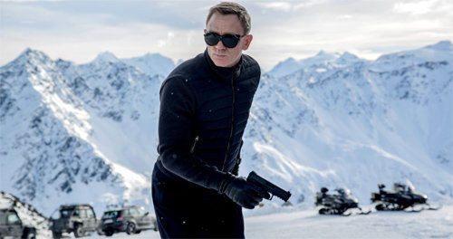 007시리즈의 24번째 영화인 ‘007 스펙터’에서 본드(대니얼 크레이그)는 자신의 과거와 관계가 있는 범죄조직 스펙터의 뒤를 쫓는다. 스펙터는 이전 시리즈에서 본드의 숙적으로 등장했다. 영화인 제공