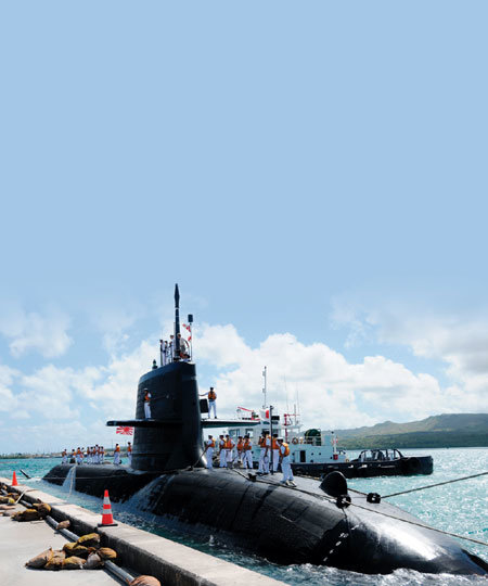 일본 해상자위대 소속 소류급 디젤잠수함 ‘하쿠류’. 소류급 잠수함은 미쓰비시 중공업과 가와사키 중공업이 생산하고 있으며 현재 6번함까지 실전배치돼 있다. 2013년 괌의 미 해군기지를 방문했을 당시 촬영된 사진이다.