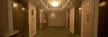 9층은 엑소 멤버 9명과 관련? 엑소의 ‘Lightsaber’ 뮤직비디오. 엘리베이터 옆에 ‘9’라고 쓰여 있다. 9층은 두 차례 등장한다. 멤버가 9명으로 줄었다는 의미를 담고 있다. 유튜브 화면 캡처