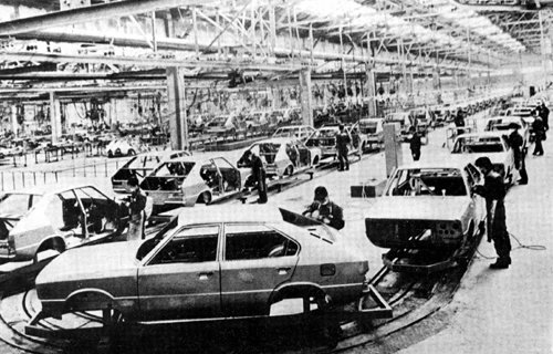 정주영 명예회장이 1974년 독자 개발한 최초의 국산자동차 모델인 포니는 쏘나타와 아반떼의 신화로 이어졌다. 현대자동차 제공