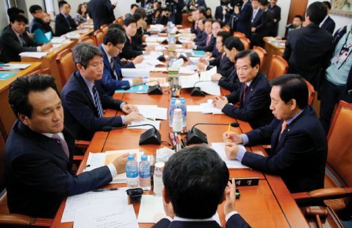 국회 예산결산특별위원회가 11월 16일 국회에서 회의를 열고 본격적인 감액 심사에 들어갔다.