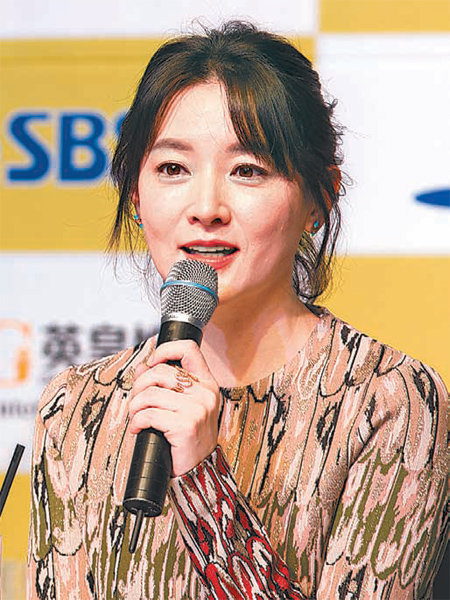 이영애 씨는 “요즘 신사임당 하면 5만 원권 인물로만 떠올리는 사람이 많은데 시대의 아픔을 딛고 엄마, 아내, 그리고 자신의 삶에 충실했던 인물로 바꿔 놓고 싶다”고 말했다. 그룹에이트 제공