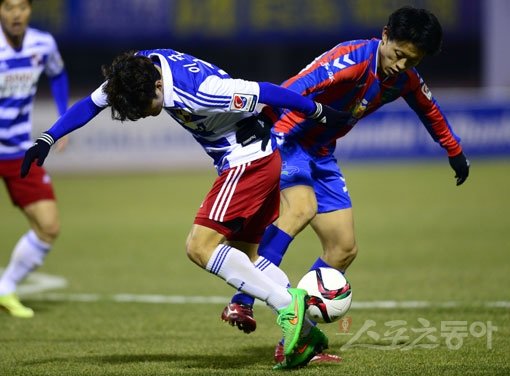 수원 FC 김종우(오른쪽). 스포츠동아DB