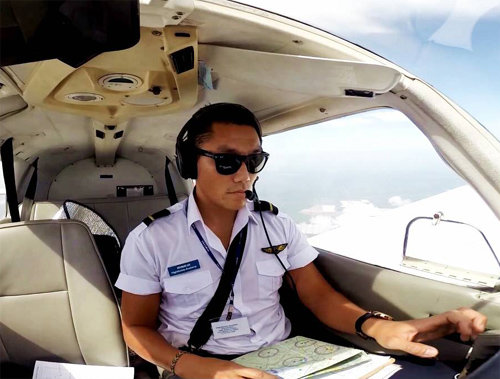 한때 ‘삼성맨’이었던 오현호 씨는 현재 한국항공대 비행교육원 조종훈련생이다. ‘중력을 거스르는 일’을 해야 행복하다는 그는 “변명하는 동안 꿈은 멀어져 간다”고 했다.
