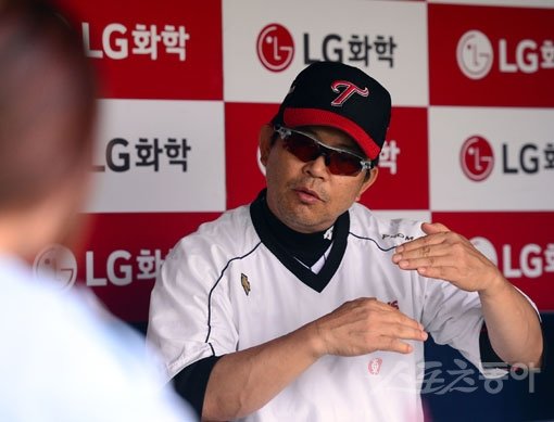LG 양상문 감독은 내년 시즌을 앞두고 일괄적인 프로그램 적용이 아닌 각 선수 특성에 맞춘 체력, 타격, 수비 등 특정 부분에 집중하는 맞춤형 훈련을 준비하고 있다. 스포츠동아DB