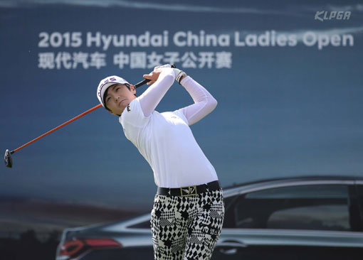 전지훈련을 시작으로 내년 LPGA 출전을 앞둔 박성현이 걱정 반, 기대 반의 심경을 털어놓았다. 13일 현대차 중국여자오픈 최종라운드에서 티샷을 하고 있는 박성현. 사진제공｜KLPGA