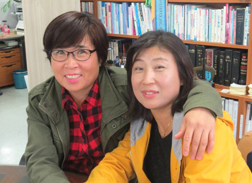 같은 탈북민으로 친자매처럼 지낸 주명희 씨(오른쪽)에게 자신의 신장을 나눠주기로 한 손하나 씨.

사랑의장기기증운동본부 제공