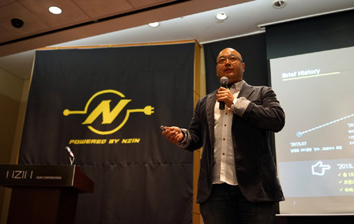 카카오가 게임 손자회사 엔진을 통해 멀티플랫폼 공략에 나선다. 29일 서울 삼성동 코엑스에서 열린 기자간담회에서 새로운 비전을 발표하고 있는 남궁훈 엔진 대표. 사진제공｜엔진