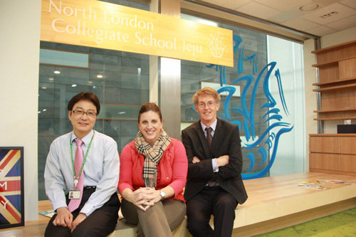 NLCS Jeju 진학상담사가 학생들에게 제공하는 심도 높은 진학상담은 매년 우수한 진학실적으로 이어지고 있다. 왼쪽부터 백성현, 에리카 토렌, 앨런 네스빗 NLCS Jeju 진학상담사.