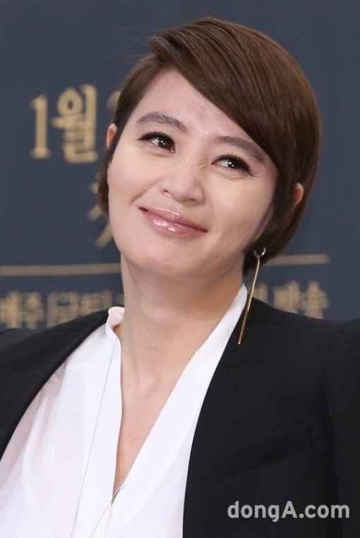 시그널' 김혜수, “대본이 재밌어 안할 이유가 없는 작품”｜동아일보