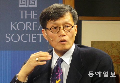 이창용 국제통화기금(IMF) 아시아태평양 담당 국장이 21일 미국 뉴욕에서 열린 코리아소사이어티 주최 간담회에서 한국 정치권을 비판했다. 뉴욕=부형권 특파원 bookum90@donga.com