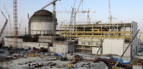 아랍에미리트(UAE) 바라카 원전 4호기의 원자로 건물. 한국전력공사는 지난해 9월 콘크리트 타설(건물 구조물 거푸집에 콘크리트를 붓는 작업)을 성공적으로 마무리하고 원자로 설치 작업에 착수했다. 한전 제공