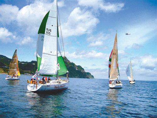 충남 보령시가 7월 국제요트대회를 유치하는 등 스포츠 메카도시로 도약하기 위한 다양한 준비를 하고 있다. 사진은 보령시 앞바다에서 열린 요트대회 모습. 보령시 제공