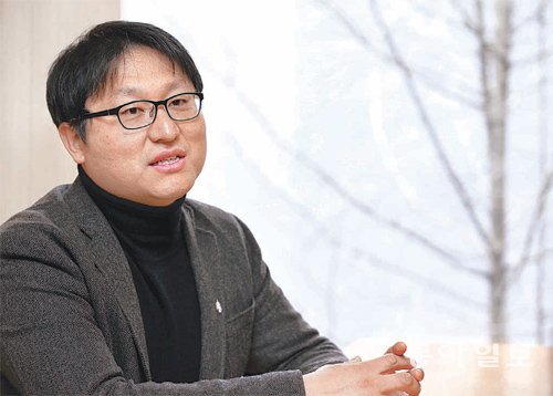 ‘귀향’을 연출한 조정래 감독은 “15일 일본군 위안부 피해자 한 분이 돌아가시면서 이제 남은 생존자는 45명이 됐다. 영화가 그분들의 한을 조금이나마 풀어드릴 수 있길 바란다”고 말했다. 김경제 기자 kjk5873@donga.com