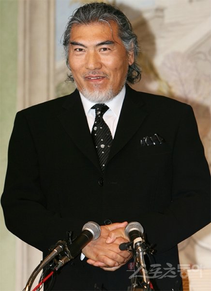 올해 데뷔 50주년을 맞은 나훈아가 긴 공백을 깨고 팬들 앞에 설지 관심을 모으고 있다. 스포츠동아DB